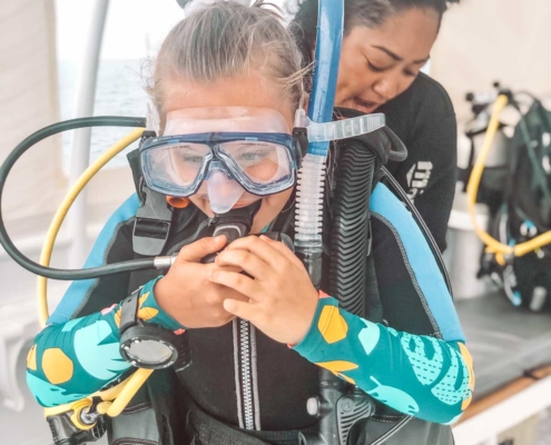 Maclaryn ready for practical part of her open water padi dive certification with kids diving expert on vomo